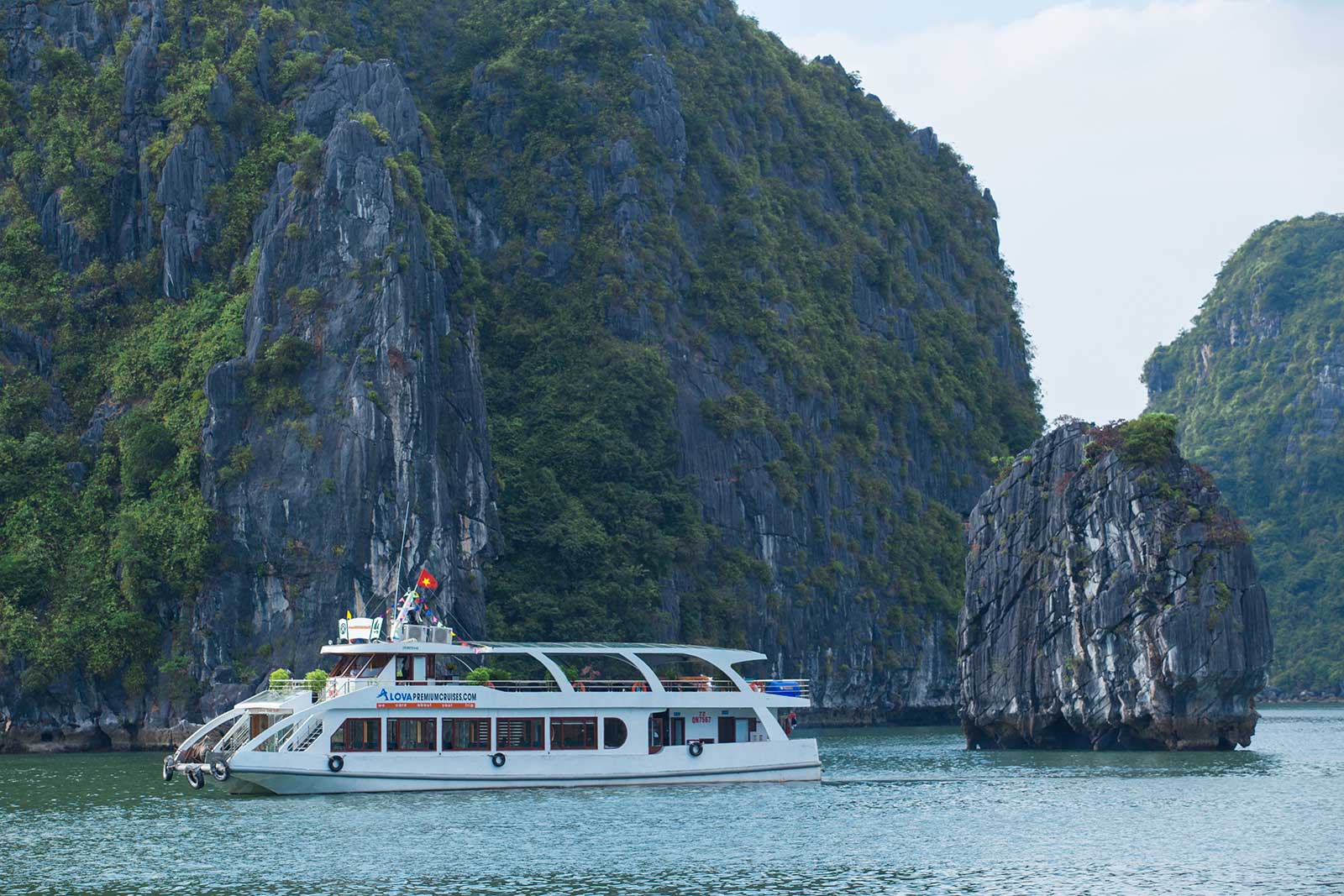 Halong bay cruise full day tour