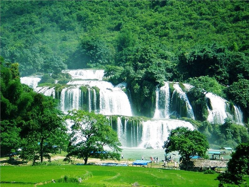 Ban Gioc Detian Falls