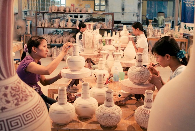 Bat Trang ceramic village half day tour